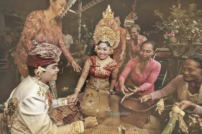 pakaian pernikahan bali image