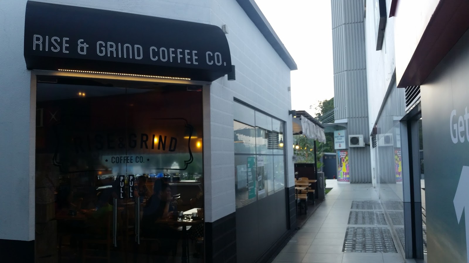 Cafe Review Rise and Grind Coffee JtheJon