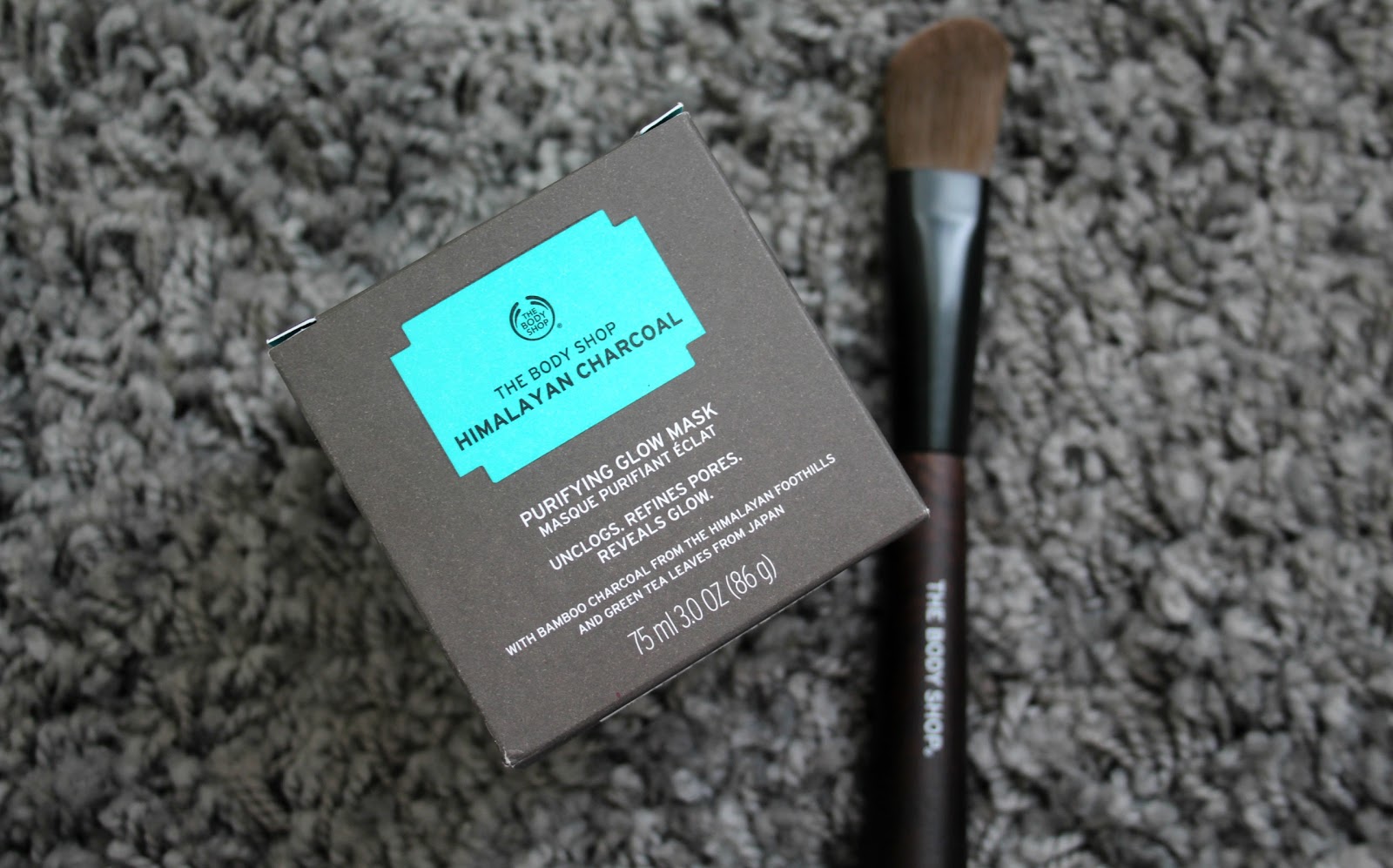 The Body Shop Face Mask Himalayan Charcoal Purifying Glow Mask