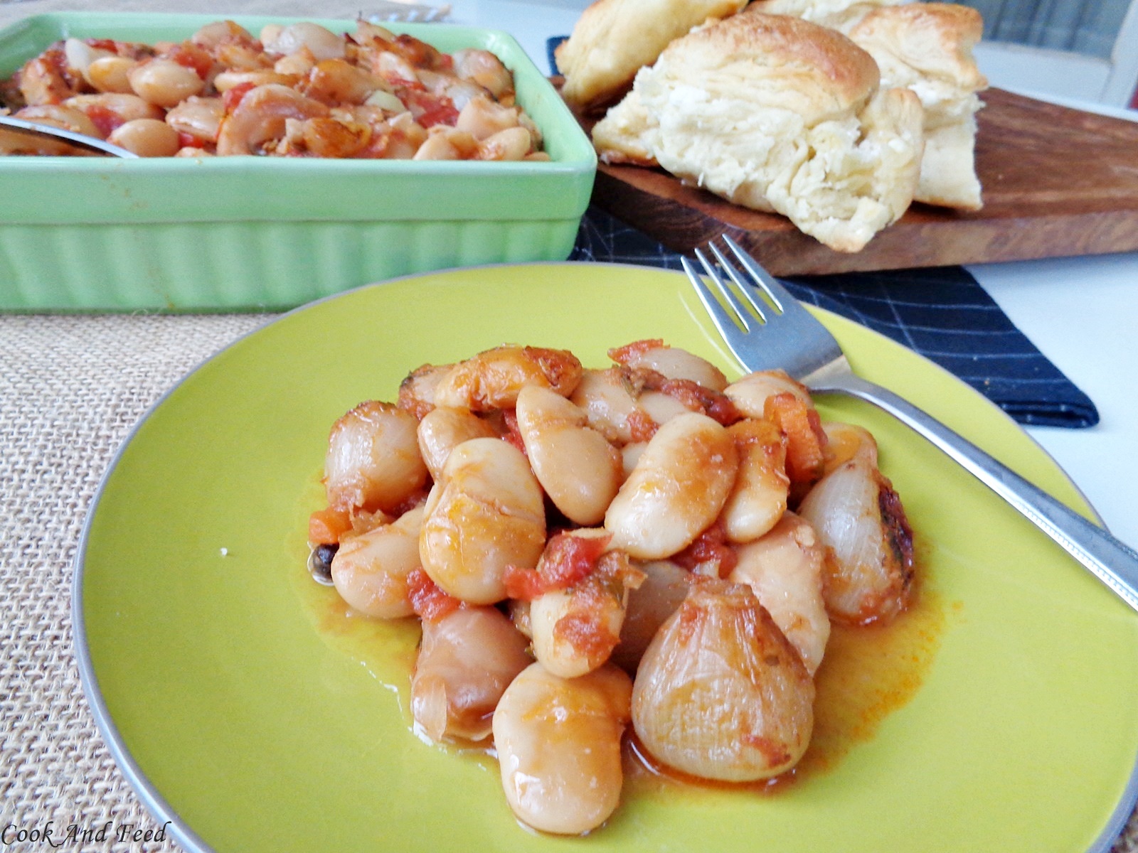 Γίγαντες Στιφάδο/Lima Beans With Pearl Onions Cook And Feed