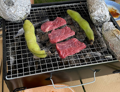 ダイソー ミニBBQグリル　使用して肉を焼く