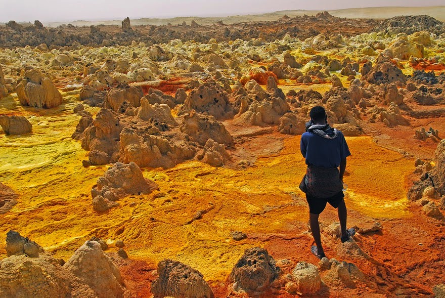18. Dallol Volcano in Ethiopia - 29 Unbelievable Locations That Look Like They’re Located On Another Planet