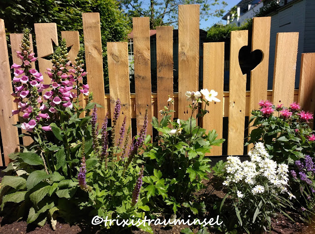 trixistrauminsel: Neues Holz-DIY im Garten