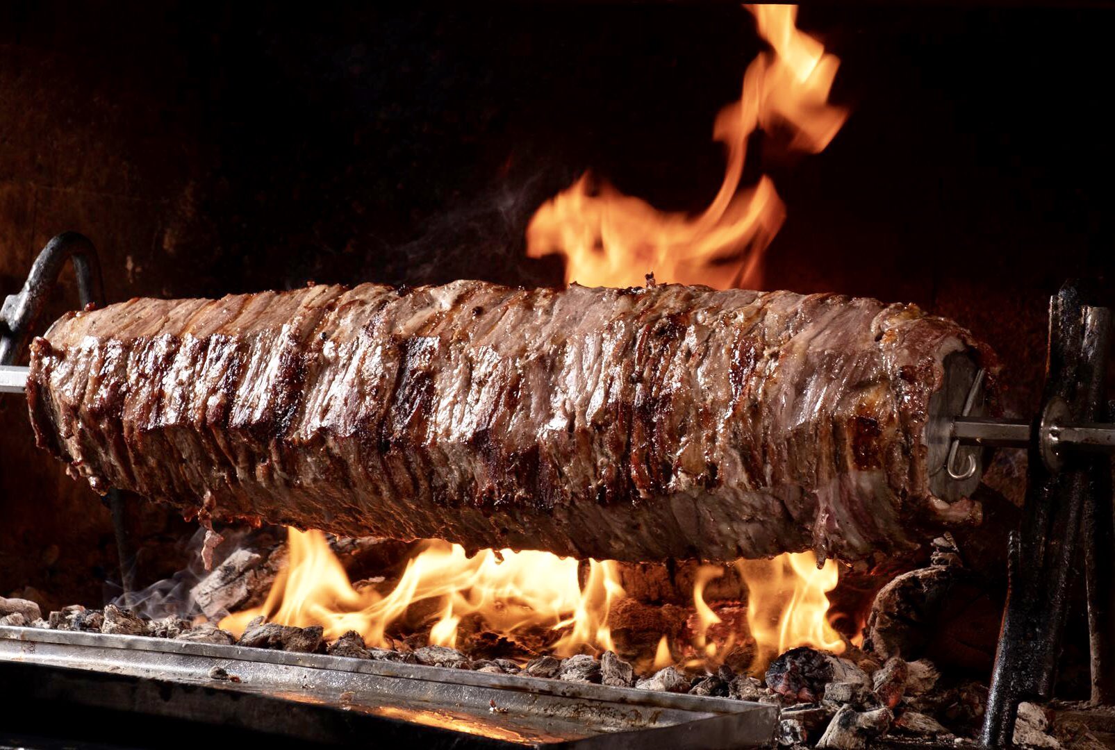 дурум кебаб. шаурма шаверма шаварма. донер на углях. донер на углях. донер на углях.