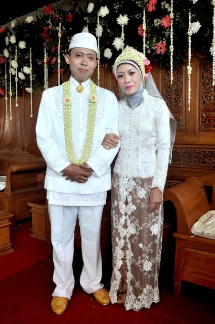 Model Gaun Tunangan Muslimah Terindah di Dunia Model Gaun Tunangan Muslimah Terindah di Dunia