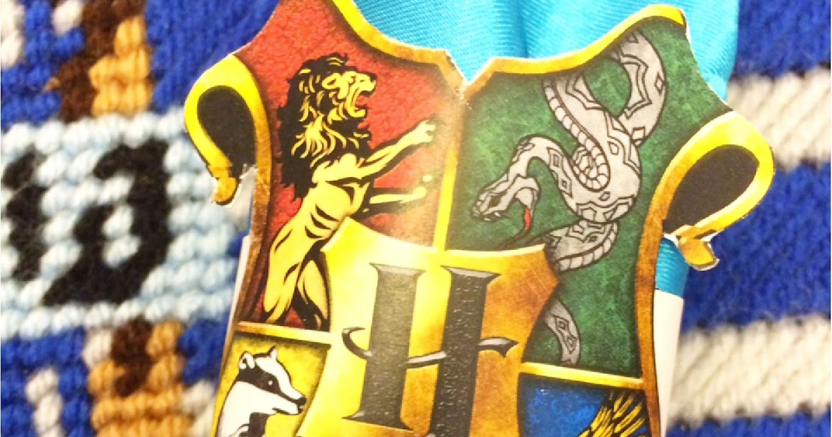 DIY Party Mom: Hogwarts Crest Napkin Ring Printables