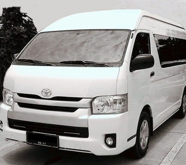 Mencari Nama yang Tepat:  Branding Perusahaan Bus Pariwisata Toyota Hiace 2018