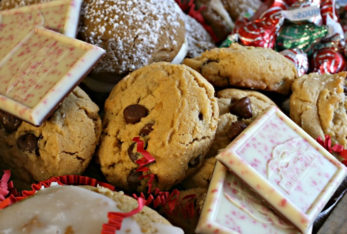 Recipe for a soft German gingerbread cookie with almonds and orange zest plus a holiday treat box.