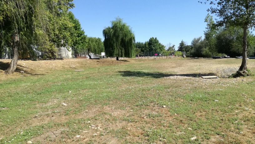 Zona de Verde junto ao Rio Tua na Praia Maravilha