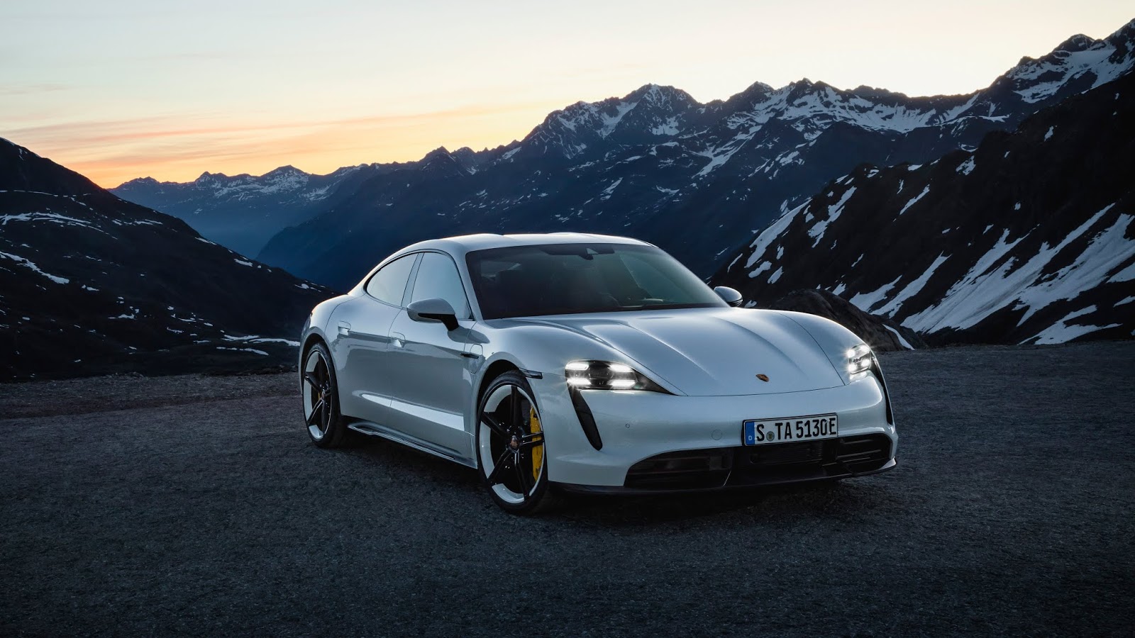 Porsche электромобиль 2020