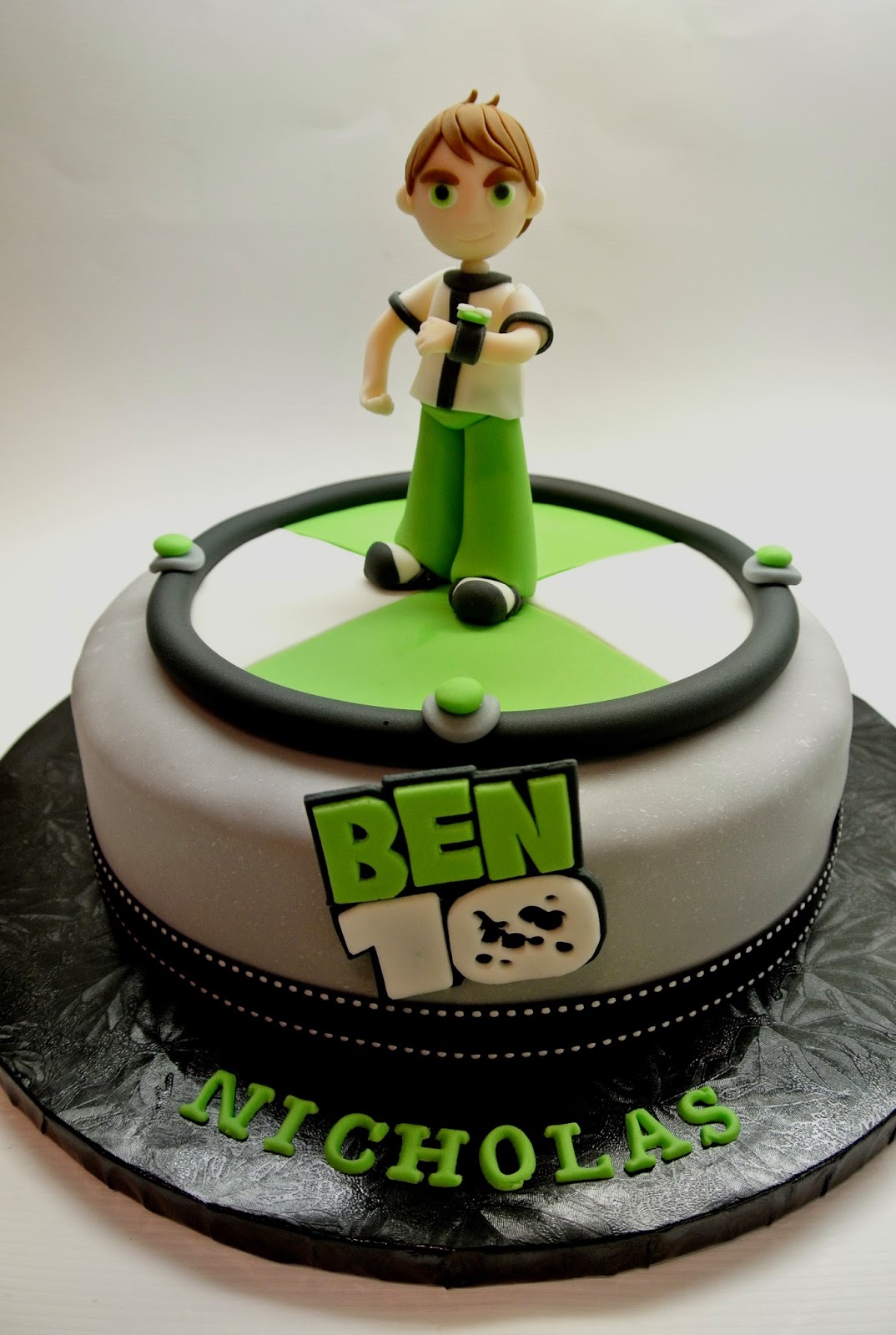 Beautiful Kitchen: Ben 10 Cake for Nicholas' 6th Birthday