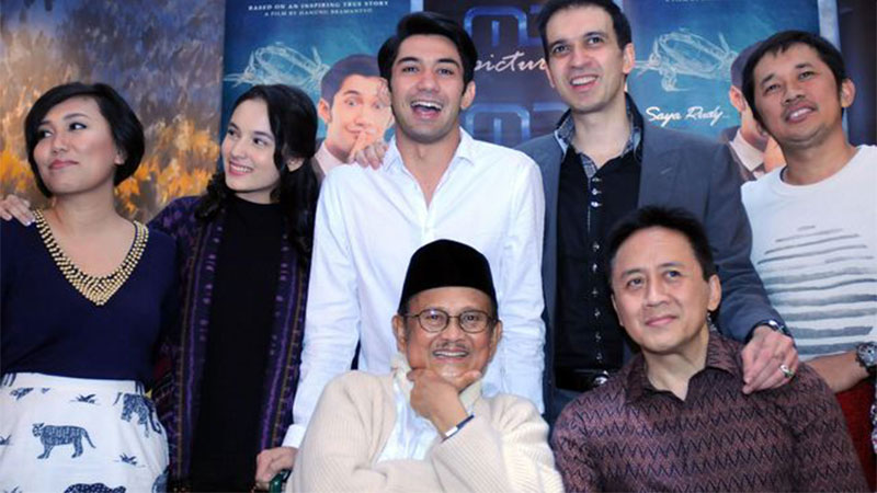 5 Film Romantis Terbaik Indonesia dengan Adegan yang Penuh Haru - Situs