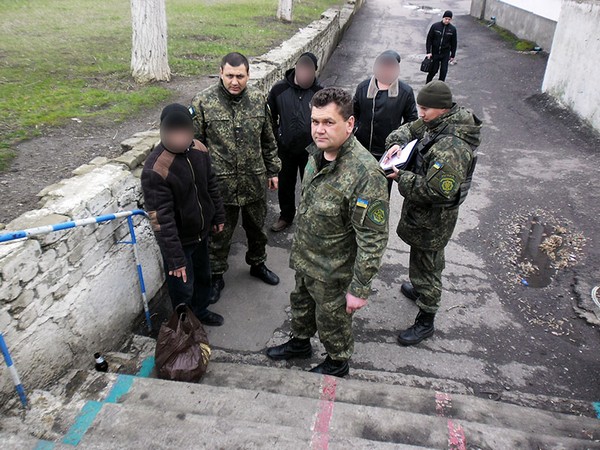 солдаты угледар. угледар украина. город угледар донецкой области. угледар – марьинка – курахово. разрушения в угледаре.