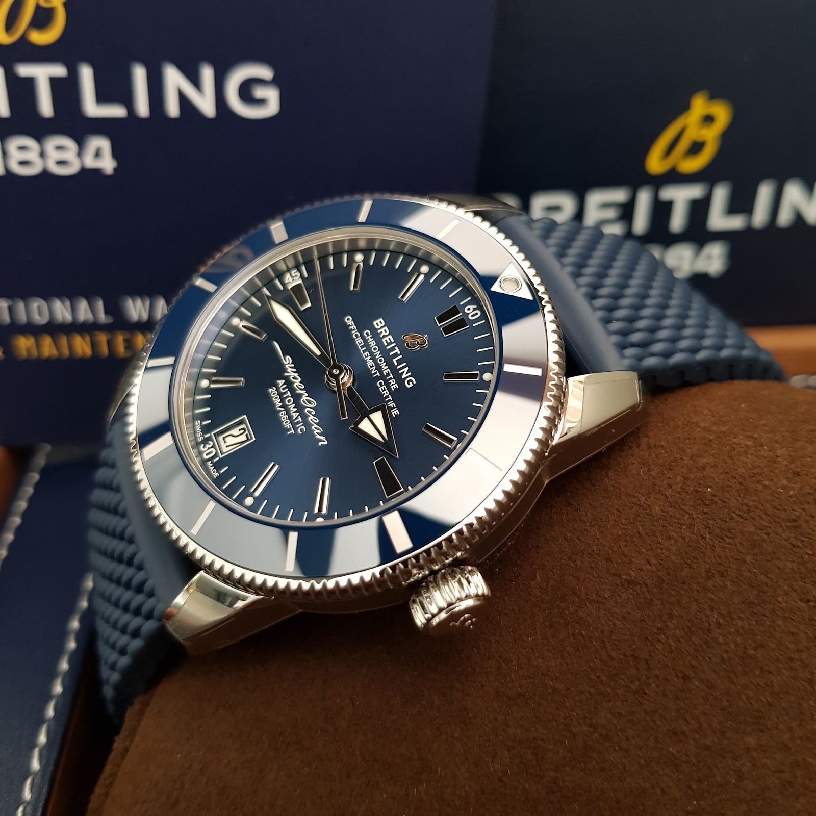 Montre Breitling Superocean Heritage II B20 automatique acier et or rose  bracelet caoutchouc noir 42 mm