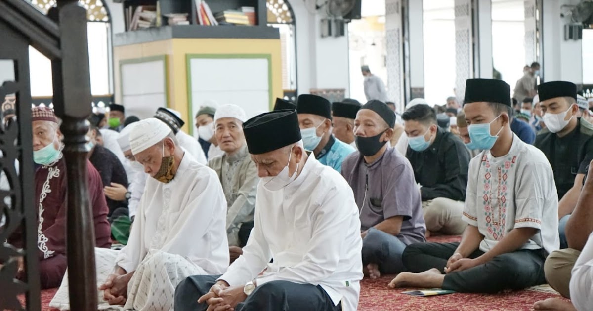 Bupati Asahan Beserta Keluarga Sholat Idul Fitri 1442 H di