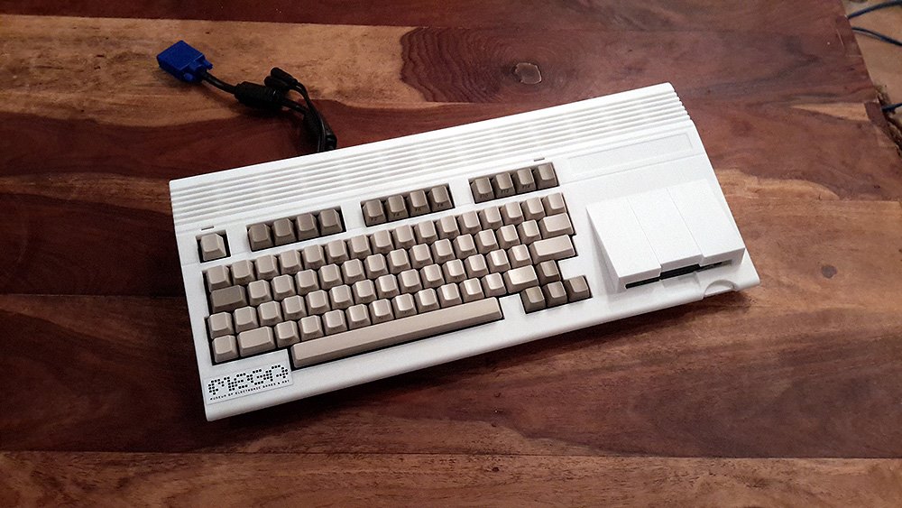 Making a C64/C65 compatible computer: October 2015