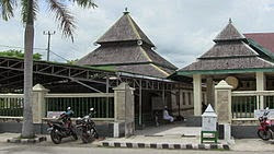 Masjid Tua Palopo merupakan masjid peninggalan Kerajaan Luwu yang berlokasi di kota Palopo Datuk Patimang - Penyebar Islam di Kerajaan Luwu (Sulawesi)