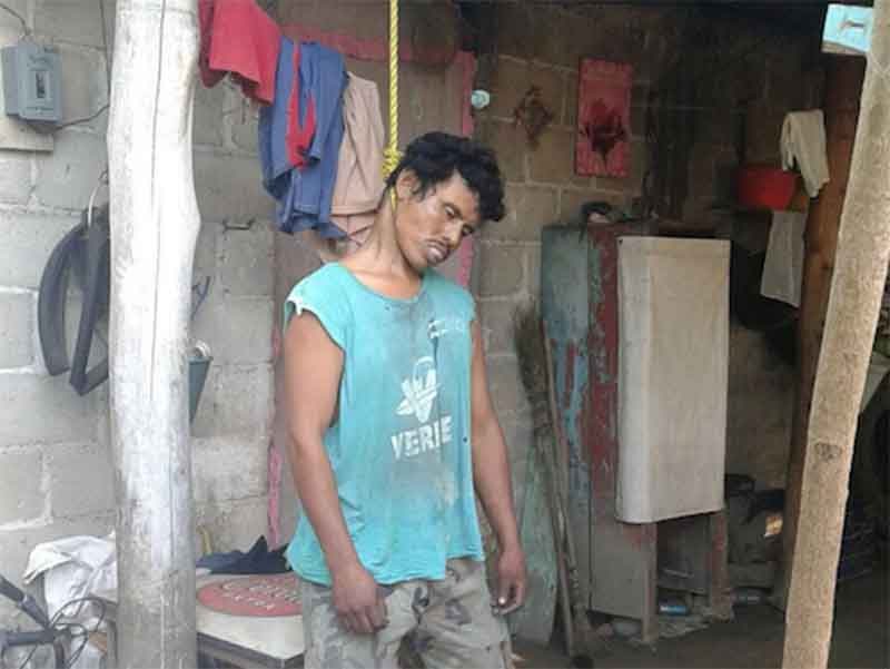 ¡Se ahorca campesino! EL IMPARCIAL DE CHIAPAS ¡Se ahorca campesino! EL IMPARCIAL DE CHIAPAS