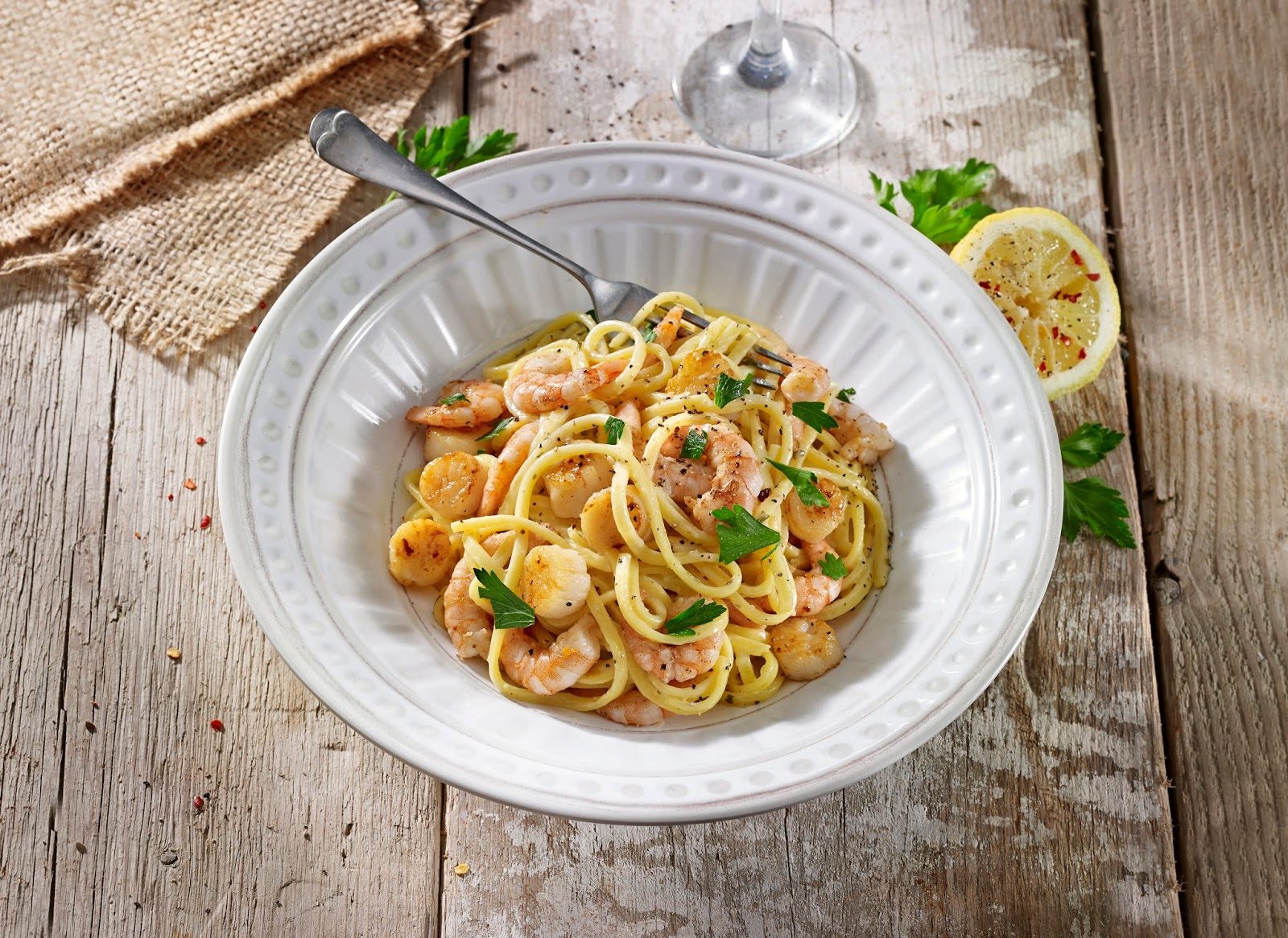 Best Recipes Featured Recipes Scallop & Prawn Linguine with