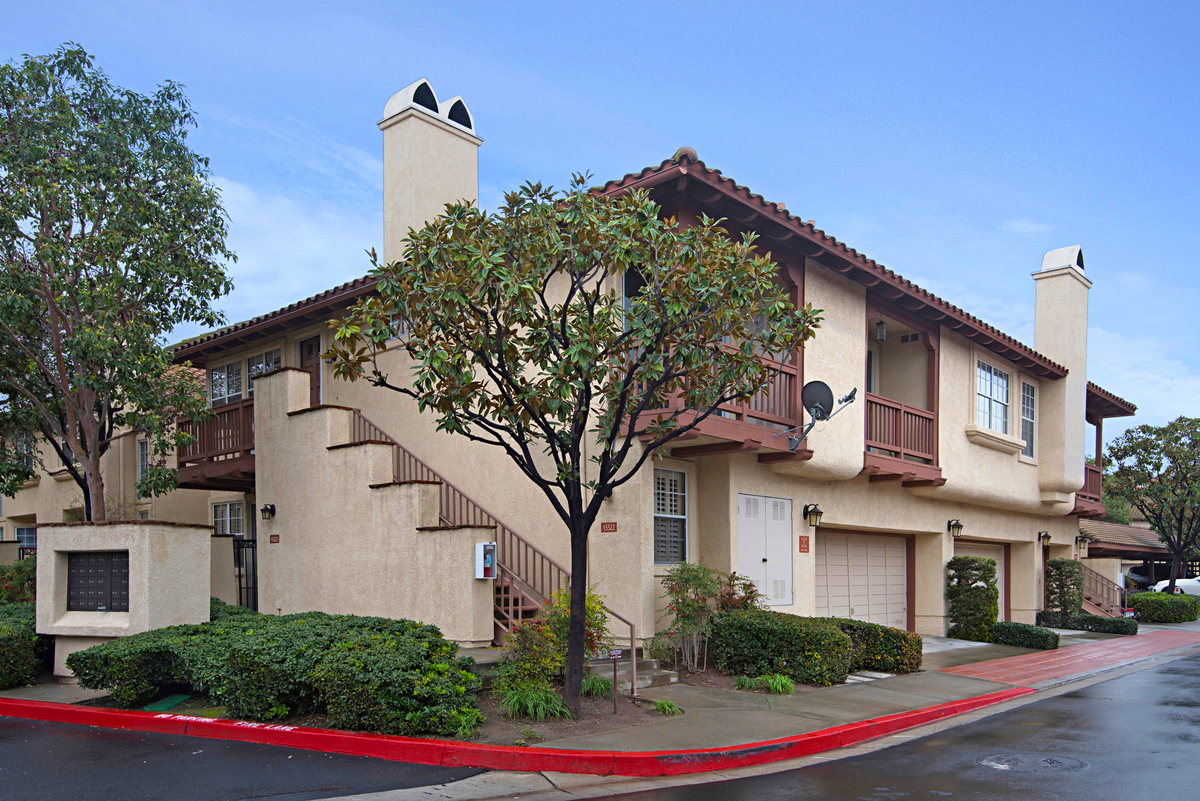 Wakeham Real Estate 13322 Savanna Tustin Ranch (2 Bedrooms + LOFT, 2 Bathrooms, 2 Car Garage)