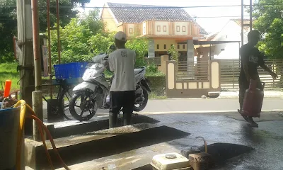 Peluang Bisnis Cuci Motor Steam Modal 5 Juta