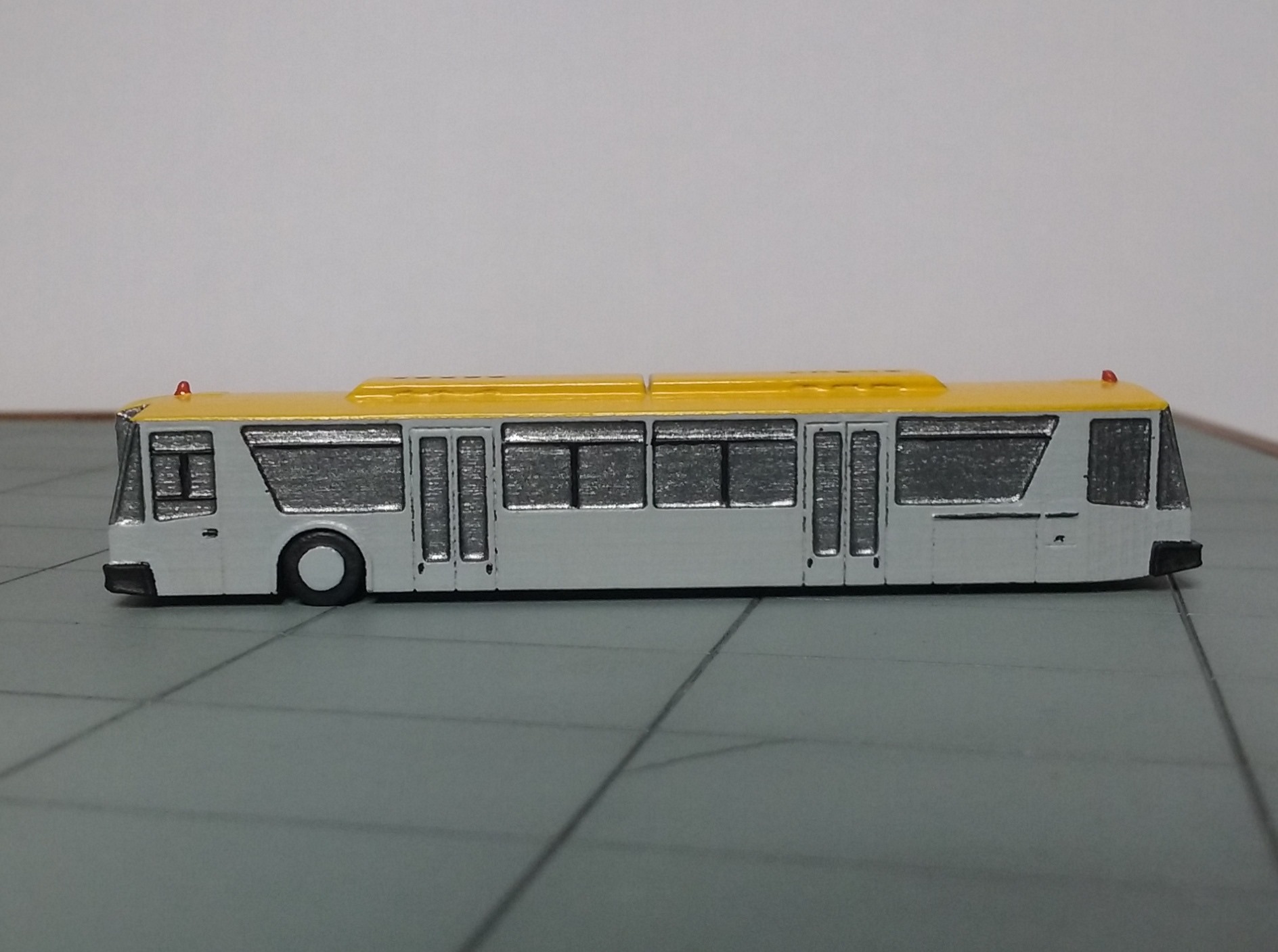 JMC Scale Models: Neoplan N922-2 airport apron bus (1:220)