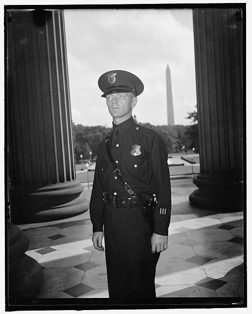 8/26/37: New uniform for U.S. Treasury guards. Washington, D.C.