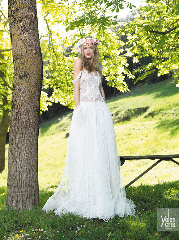 Vestidos de novia YolanCris Vestido de novia vaporoso de la colección Boho Chic de YolanCris