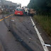 BR-435: Carro bate com carreta e duas pessoas morrem presas as ferragens