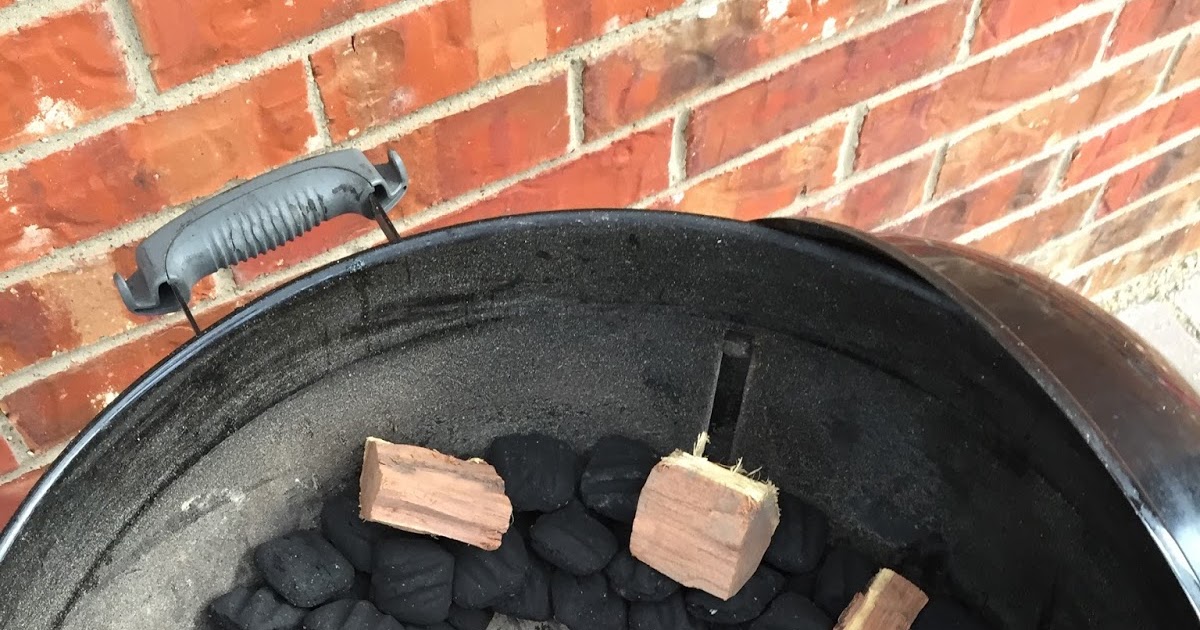 Brad's BBQ The Snake Method on er Kettle