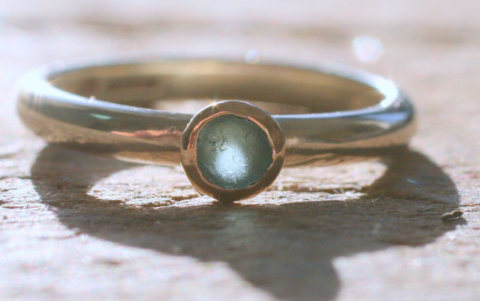 Кольцо на море