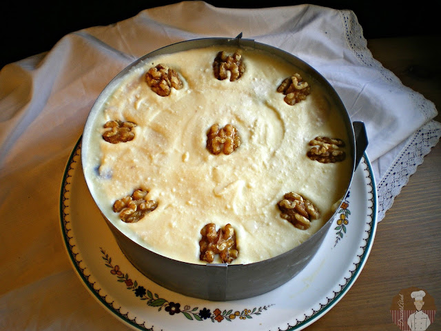 Pastel frío de cerezas con chocolate blanco y dos quesos {Sin horno}