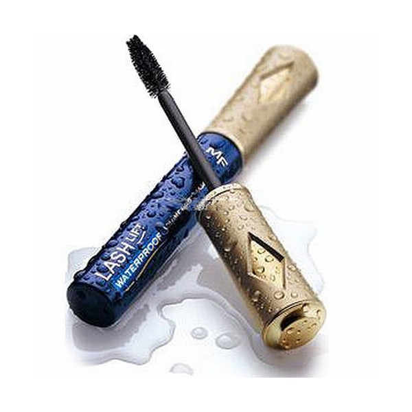 Because beauty is a passion Tip van de Week wimpers gekruld houden met waterproof mascara