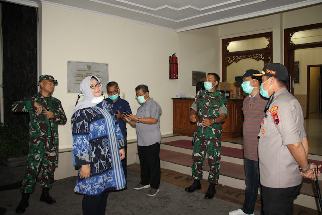 Forkompinda Sragen Turun Ke Jalan Bubarkan Warga Berkerumun Forkompinda Sragen Turun Ke Jalan Bubarkan Warga Berkerumun