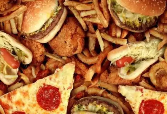 Fast foods and their impact on health Fast foods and their impact on health