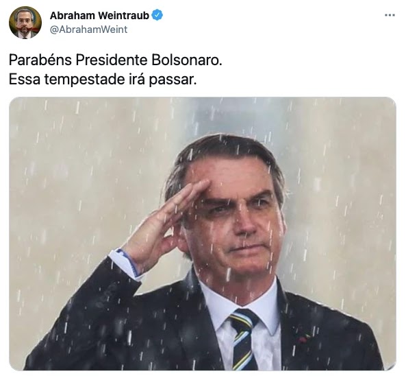 Bolsonaro completa 66 anos e é homenageado por multidão de patriotas que canta parabéns em frente ao planalto; VEJA VÍDEO Screenshot 2021 03 21T092357.763 - Bolsonaro completa 66 anos e é homenageado por multidão de patriotas que canta parabéns em frente ao planalto; VEJA VÍDEO