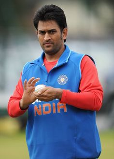 dhoni images