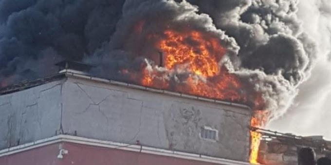 Un enorme (y raro) tornado de fuego arrasa una fábrica en Dajla ocupada.