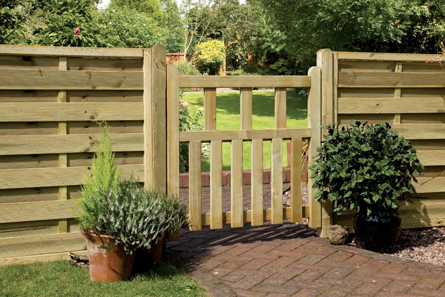 50 Desain Pintu Taman yang Simple dan Modern - Rumahku Unik