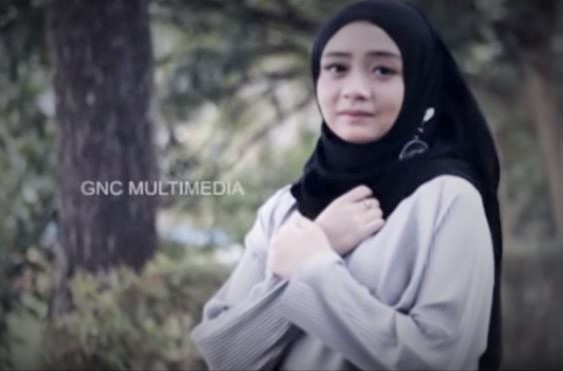 Lirik Lagu Dangdut Bagai Ranting Yang Kering Voc. Iis Dahlia Cipt