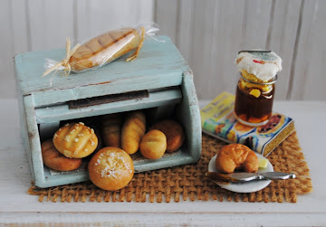 Mini Bread Box