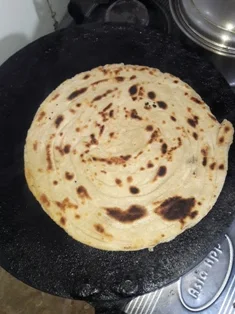 continue-flipping-and-cooking-paratha