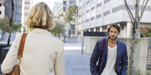 Tafsir mimpi ada 3 orang datang kerumah minta makan