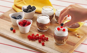 Yoghurt and Muesli with Nutella in jars