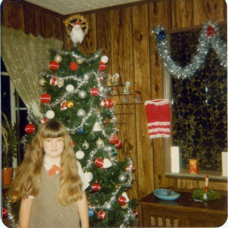 50 Vintage Snaps Show People Dressing Up For Christmas In The 1970s ~ Vintage Everyday