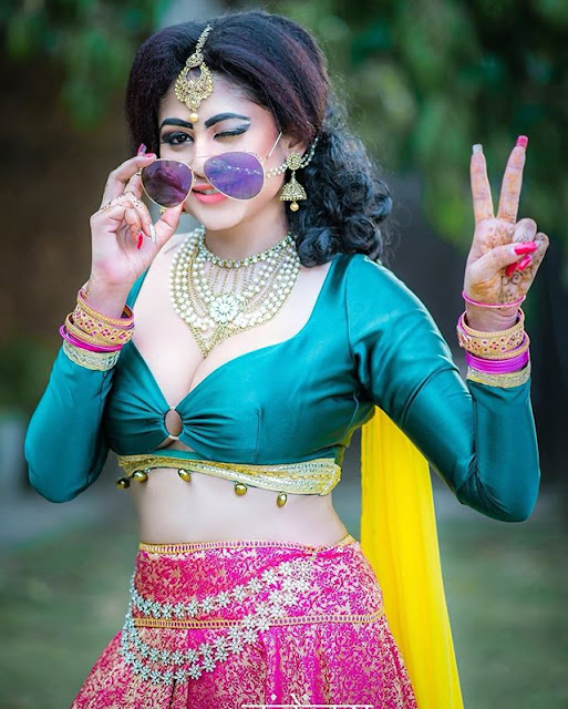 Piumi Hansamali Hot & Sexy Pics Piumi Hansamali Hot & Sexy Pics