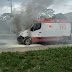 Vídeo: Ambulância do Samu pega fogo na Avenida das Torres  