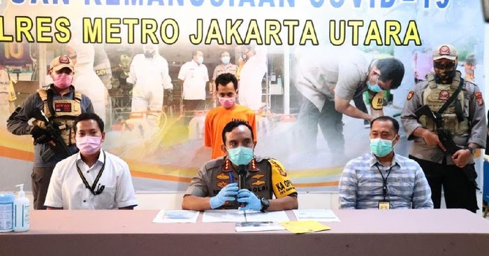 View Jokowi Dan Habib Luthfi Pictures