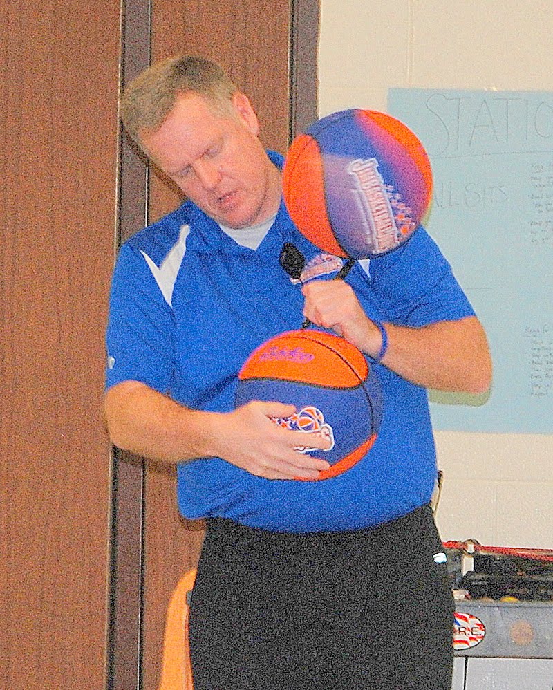 Lapeer Community Schools Jim ‘Basketball’ Jones visits Seaton