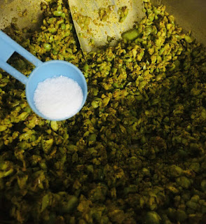 mutter-paneer-stuffed-samosa-from-leftover-roti-step-2(10,2)